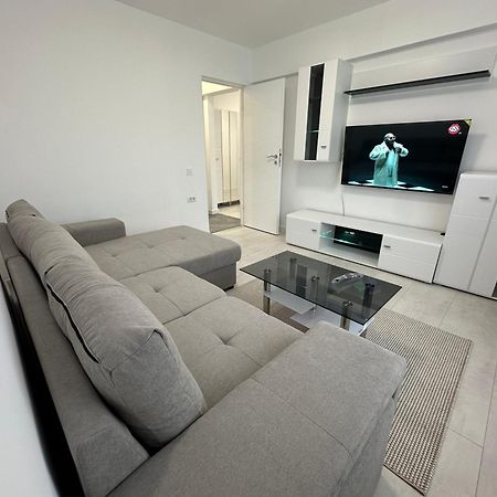 Apartament Ultra Central 3 Apartment Hunedoara Exterior photo